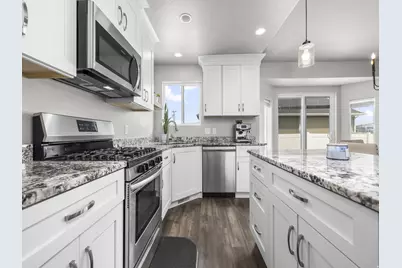 853 E Primrose Way, Eagle Mountain, UT 84005 - Photo 7