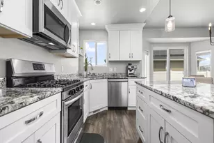853 E Primrose Way, Eagle Mountain, UT 84005 - Photo 7