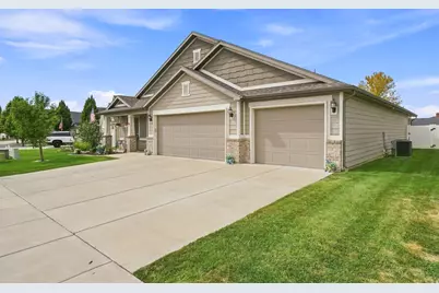 2536 W 1725 N #3, Clinton, UT 84015 - Photo 3