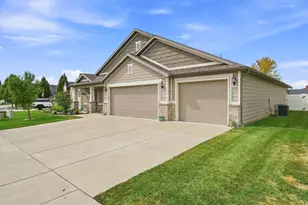 2536 W 1725 N, Clinton, UT 84015 - Photo 3