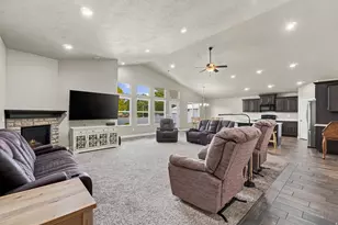 2536 W 1725 N, Clinton, UT 84015 - Photo 5