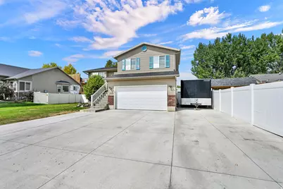 1559 N 2475 W, Clinton, UT 84015 - Photo 3