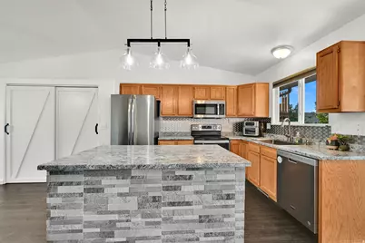 1559 N 2475 W, Clinton, UT 84015 - Photo 11