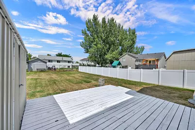 1559 N 2475 W, Clinton, UT 84015 - Photo 31