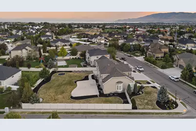 3042 N Crest Dr W, Lehi, UT 84043 - Photo 29