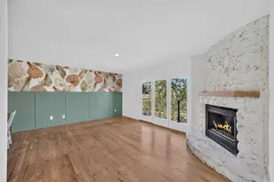 1560 E Hills Dr N, Bountiful, UT 84010 - Photo 13