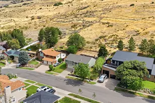 1560 E Hills Dr N, Bountiful, UT 84010 - Photo 3
