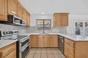 1560 E Hills Dr N, Bountiful, UT 84010 - Photo 15