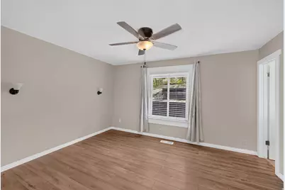 1560 E Hills Dr N, Bountiful, UT 84010 - Photo 21