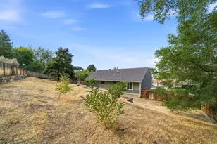 1560 E Hills Dr N, Bountiful, UT 84010 - Photo 33