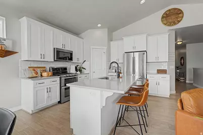 3344 S Tiger Heron Dr, Saratoga Springs, UT 84045 - Photo 7