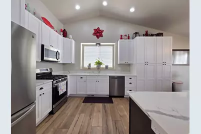 2002 S Chelemes Way E, Clearfield, UT 84015 - Photo 7
