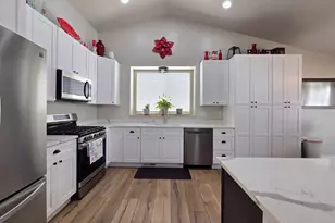 2002 S Chelemes Way E, Clearfield, UT 84015 - Photo 7
