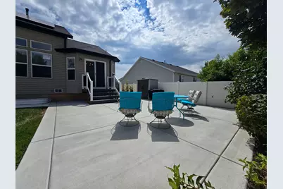 2002 S Chelemes Way E, Clearfield, UT 84015 - Photo 27