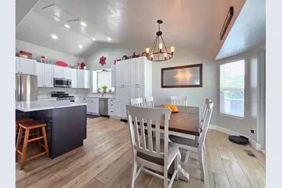 2002 S Chelemes Way E, Clearfield, UT 84015 - Photo 9
