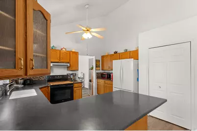454 Deer Hollow Rd, Tooele, UT 84074 - Photo 9