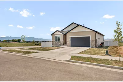 735 N 300 W, Smithfield, UT 84335 - Photo 3
