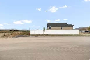 735 N 300 W, Smithfield, UT 84335 - Photo 39