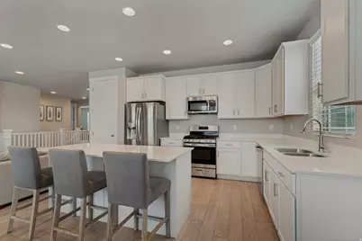 8061 S Oakridge Dr, West Jordan, UT 84081 - Photo 11