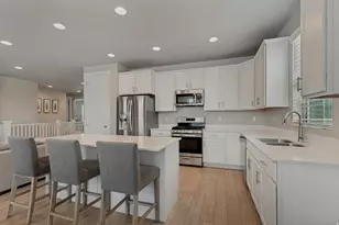 8061 S Oakridge Dr, West Jordan, UT 84081 - Photo 11