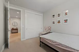8061 S Oakridge Dr, West Jordan, UT 84081 - Photo 21