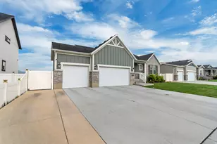 8061 S Oakridge Dr, West Jordan, UT 84081 - Photo 3