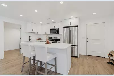 8061 S Oakridge Dr, West Jordan, UT 84081 - Photo 29