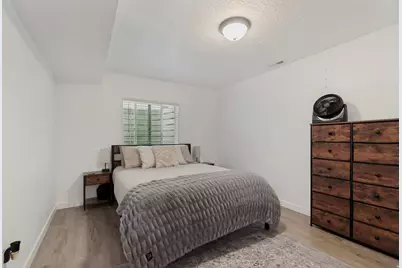 8061 S Oakridge Dr, West Jordan, UT 84081 - Photo 31