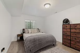 8061 S Oakridge Dr, West Jordan, UT 84081 - Photo 31