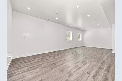 733 S School House Rd, Saratoga Springs, UT 84045 - Photo 29