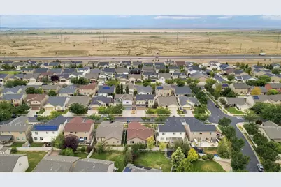 998 N Cambria Dr W, North Salt Lake, UT 84054 - Photo 37