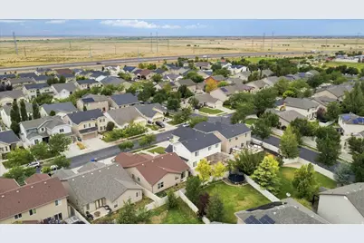 998 N Cambria Dr W, North Salt Lake, UT 84054 - Photo 37