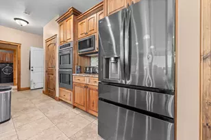 5055 Charenton Cove Cir S, Ogden, UT 84403 - Photo 17