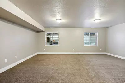 2088 S Orchard Dr, Bountiful, UT 84010 - Photo 25