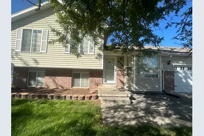 898 W 1025 N, Clinton, UT 84015 - Photo 3