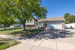 898 W 1025 N, Clinton, UT 84015 - Photo 5