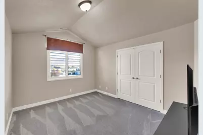 686 Wellington Dr, Kaysville, UT 84037 - Photo 35