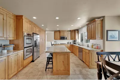 686 Wellington Dr, Kaysville, UT 84037 - Photo 17