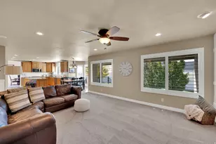 686 Wellington Dr, Kaysville, UT 84037 - Photo 23