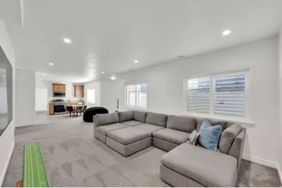686 Wellington Dr, Kaysville, UT 84037 - Photo 41