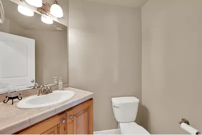 686 Wellington Dr, Kaysville, UT 84037 - Photo 25