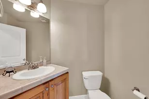 686 Wellington Dr, Kaysville, UT 84037 - Photo 25