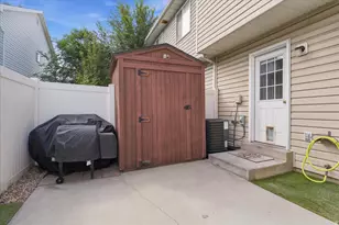 1065 Eastgate Dr, Provo, UT 84606 - Photo 11