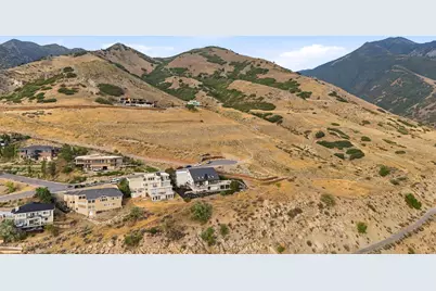 2558 S Scenic Dr E, Salt Lake City, UT 84109 - Photo 87
