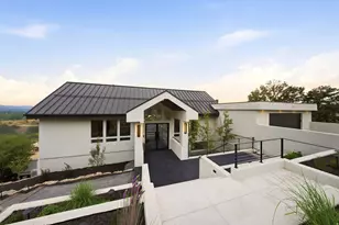2558 S Scenic Dr E, Salt Lake City, UT 84109 - Photo 1