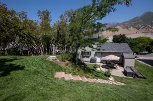 3636 E Macintosh Ln S, Cottonwood Heights, UT 84121 - Photo 47