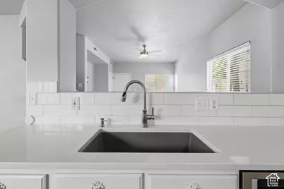 7722 S New Snowbell Ln, West Jordan, UT 84081 - Photo 9