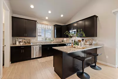 4069 W Penstemon Way, Lehi, UT 84048 - Photo 9