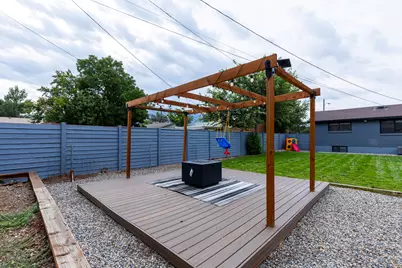 661 E Wyandotte Ave, Sandy, UT 84070 - Photo 19