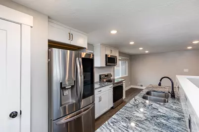 661 E Wyandotte Ave, Sandy, UT 84070 - Photo 5